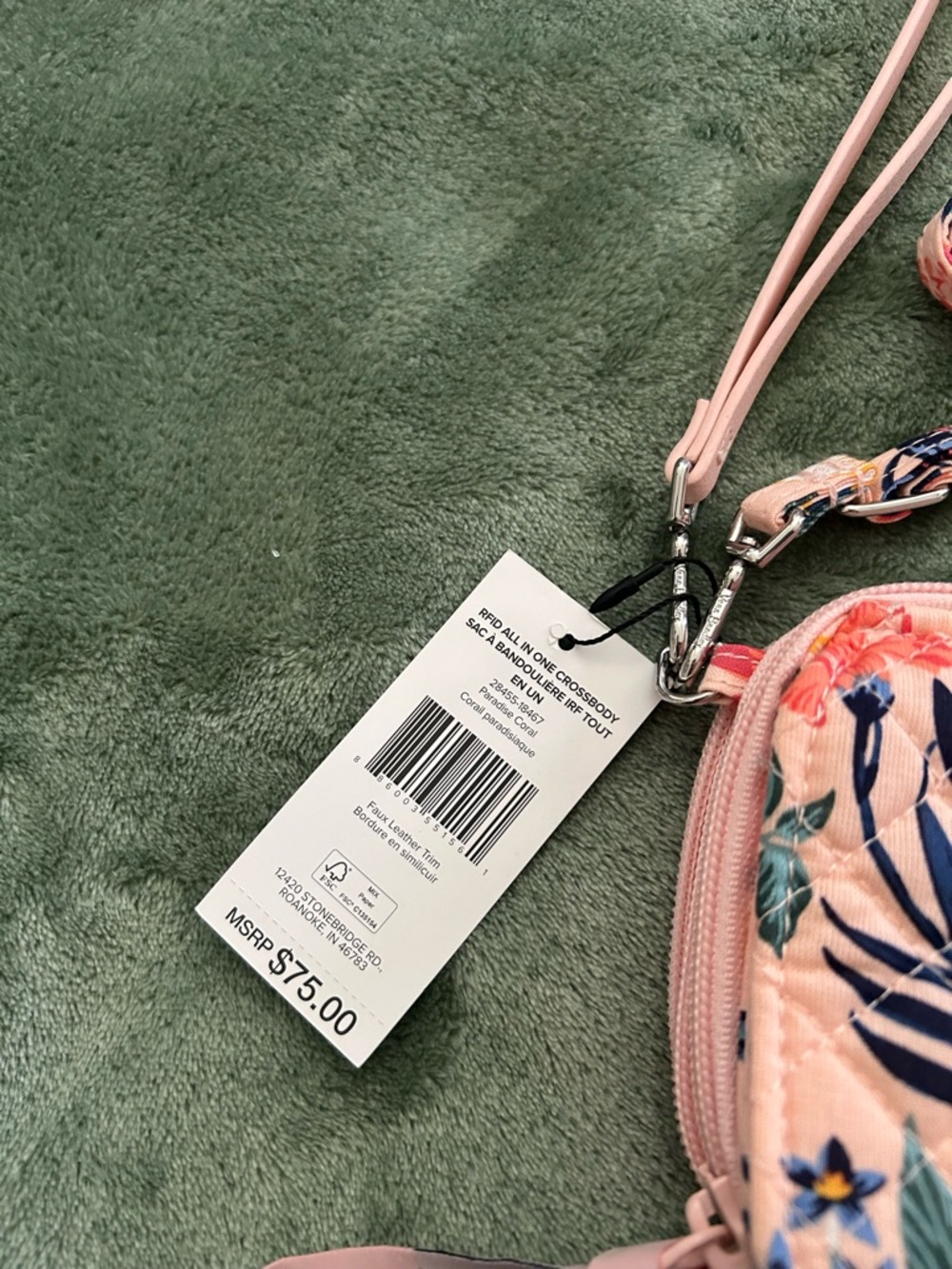 NWT- “ Paradise Corral” Vera Bradley Floral Quilted Wristlet Crossbody - Picture 4 of 6